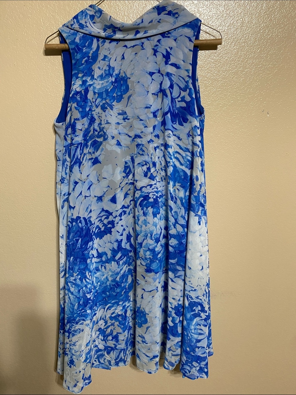 Eliza J Blue and White Floral Sleeveless Dress